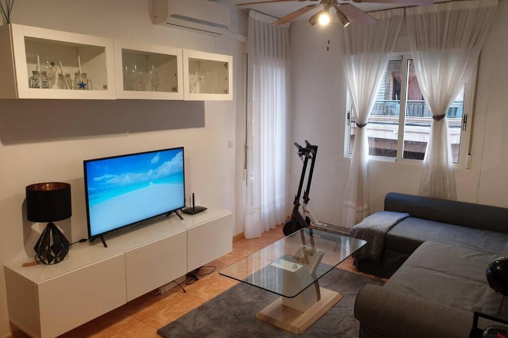 Apartment Playa Cura 150M + Electric Scooters Torrevieja Eksteriør billede