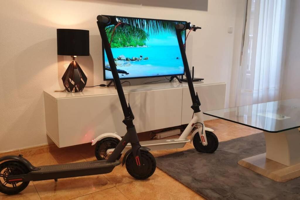 Apartment Playa Cura 150M + Electric Scooters Torrevieja Eksteriør billede